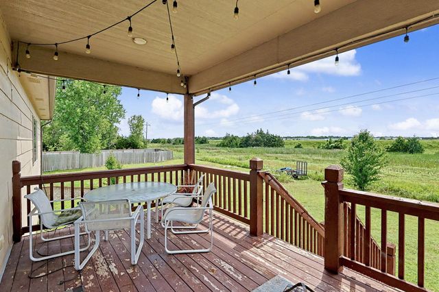 3315 S Bluelake Ct, Wichita, KS 67215