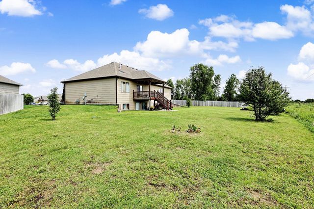 3315 S Bluelake Ct, Wichita, KS 67215