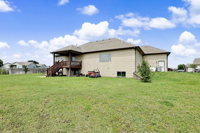 3315 S Bluelake Ct, Wichita, KS 67215