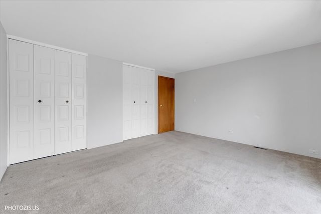 2 Dennis Court 2, Schaumburg, IL 60193
