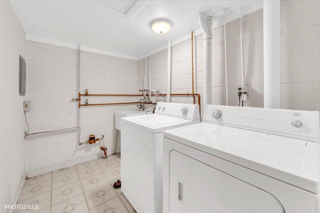 2 Dennis Court 2, Schaumburg, IL 60193