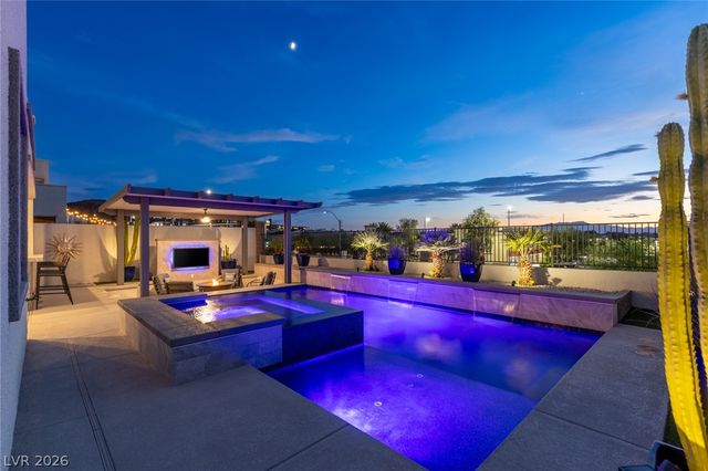 743 Glowing Horizon Street, Henderson, NV 89052