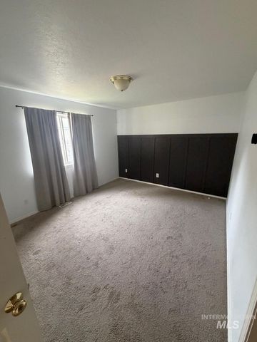 1916 W Havenwood Ave, Nampa, ID 83651