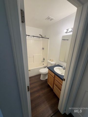 1916 W Havenwood Ave, Nampa, ID 83651