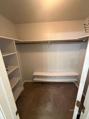 1916 W Havenwood Ave, Nampa, ID 83651