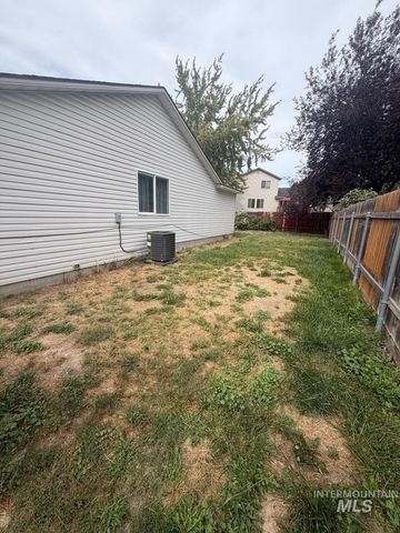 1916 W Havenwood Ave, Nampa, ID 83651