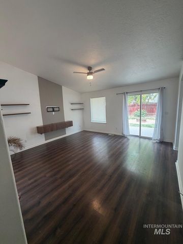 1916 W Havenwood Ave, Nampa, ID 83651