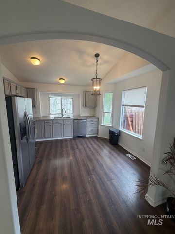 1916 W Havenwood Ave, Nampa, ID 83651