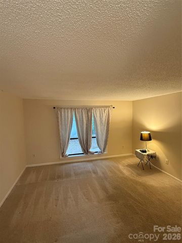 7209 Winery Lane, Charlotte, NC 28227