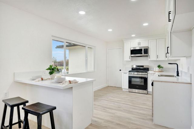 557 E Fantz Avenue, Fresno, CA 93706