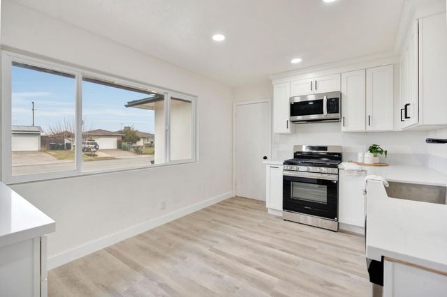 557 E Fantz Avenue, Fresno, CA 93706