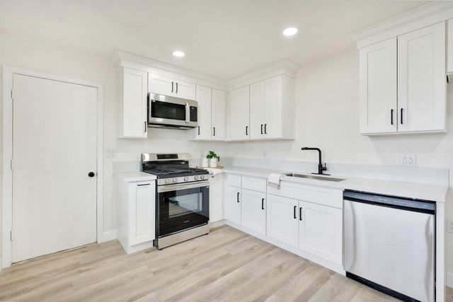 557 E Fantz Avenue, Fresno, CA 93706