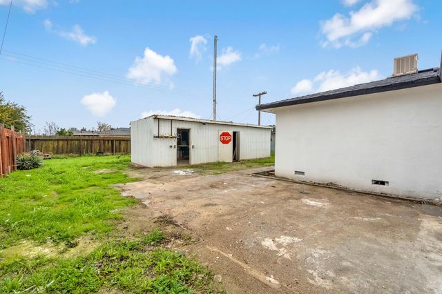 557 E Fantz Avenue, Fresno, CA 93706