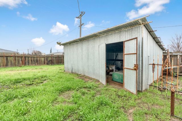 557 E Fantz Avenue, Fresno, CA 93706