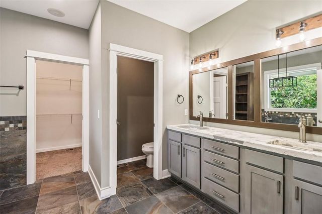 7501 Onyx Trail, Indianola, IA 50125