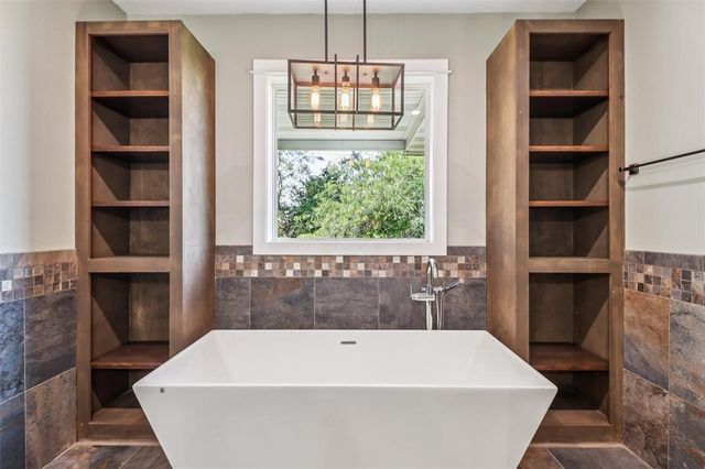 7501 Onyx Trail, Indianola, IA 50125