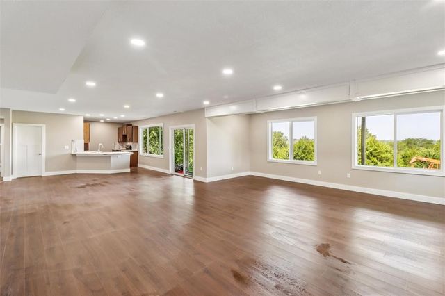 7501 Onyx Trail, Indianola, IA 50125