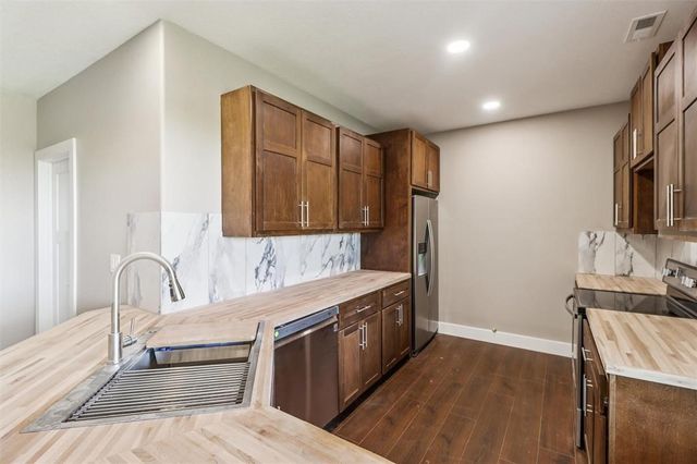 7501 Onyx Trail, Indianola, IA 50125