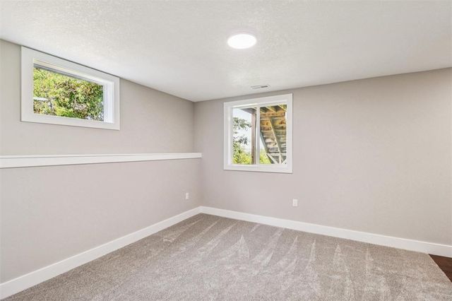 7501 Onyx Trail, Indianola, IA 50125