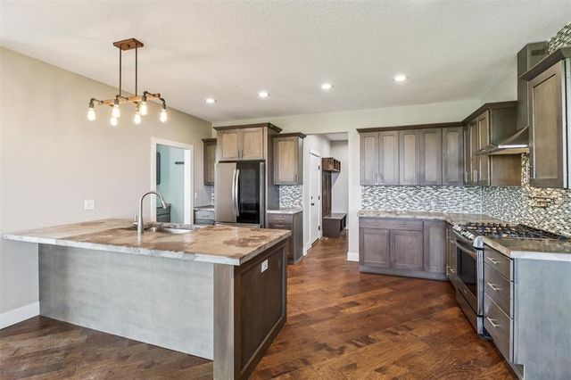 7501 Onyx Trail, Indianola, IA 50125