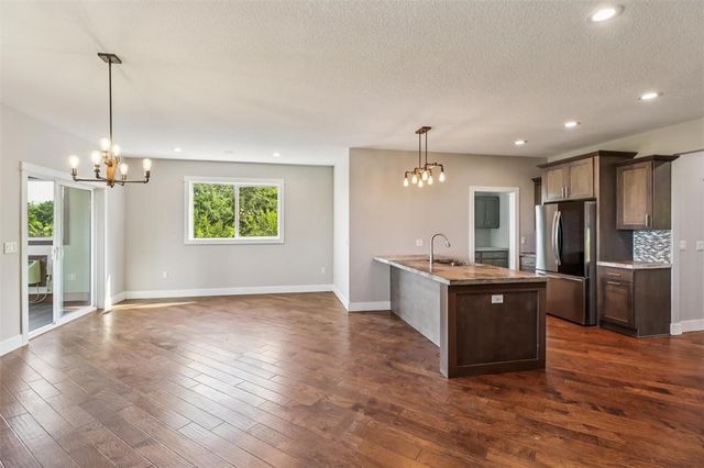 7501 Onyx Trail, Indianola, IA 50125