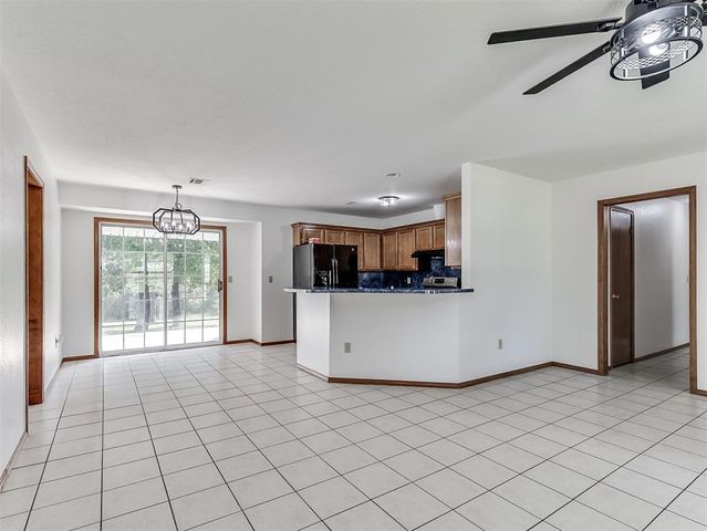 4601 Skyhawk Drive, Noble, OK 73068