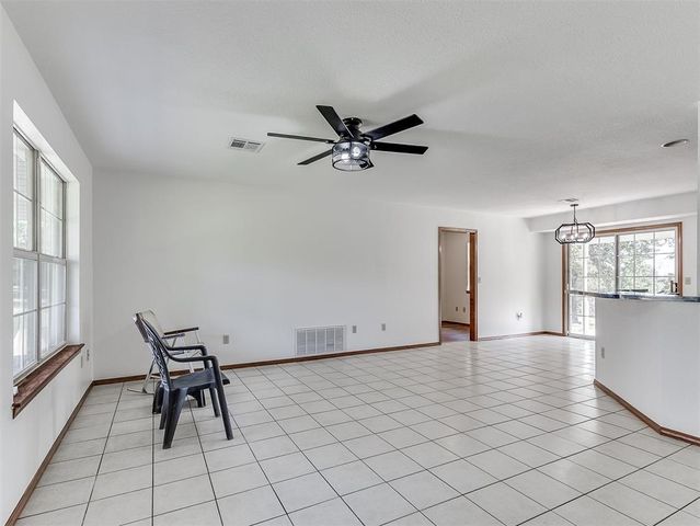 4601 Skyhawk Drive, Noble, OK 73068