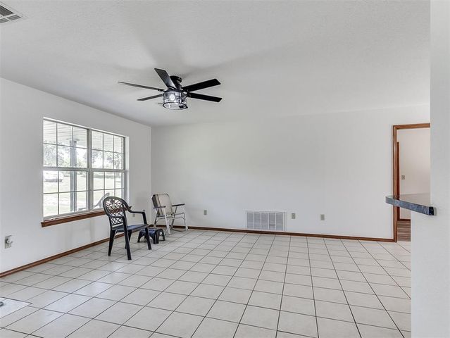 4601 Skyhawk Drive, Noble, OK 73068