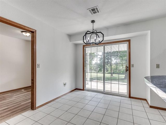 4601 Skyhawk Drive, Noble, OK 73068