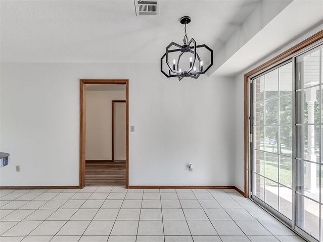 4601 Skyhawk Drive, Noble, OK 73068