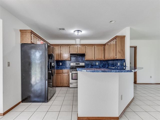 4601 Skyhawk Drive, Noble, OK 73068