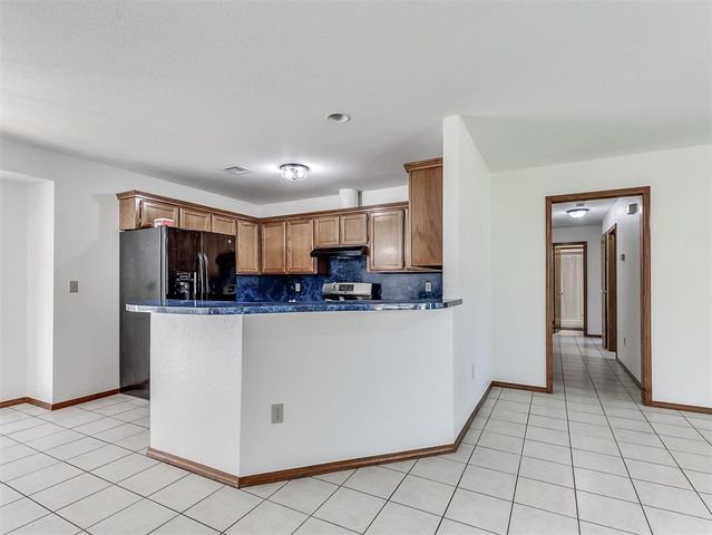 4601 Skyhawk Drive, Noble, OK 73068