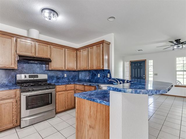 4601 Skyhawk Drive, Noble, OK 73068