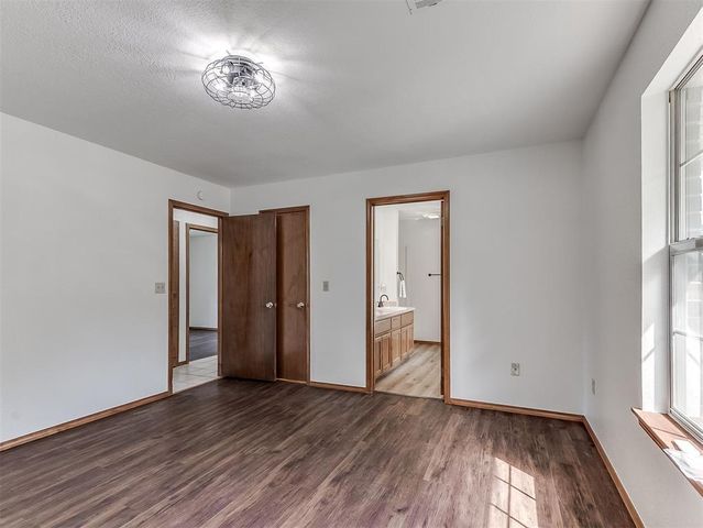 4601 Skyhawk Drive, Noble, OK 73068