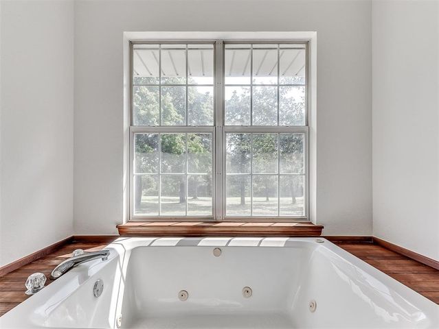 4601 Skyhawk Drive, Noble, OK 73068