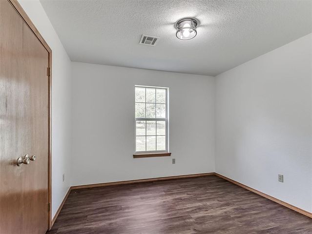 4601 Skyhawk Drive, Noble, OK 73068