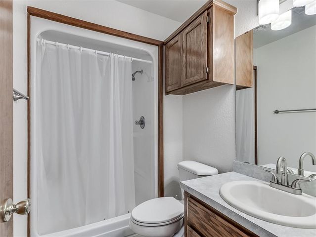 4601 Skyhawk Drive, Noble, OK 73068