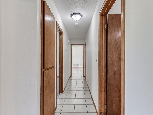 4601 Skyhawk Drive, Noble, OK 73068