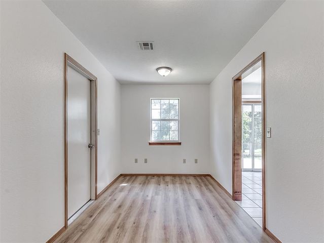 4601 Skyhawk Drive, Noble, OK 73068