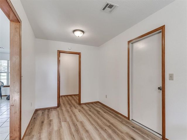 4601 Skyhawk Drive, Noble, OK 73068