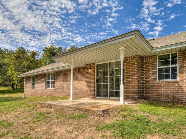 4601 Skyhawk Drive, Noble, OK 73068