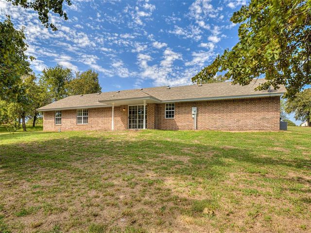 4601 Skyhawk Drive, Noble, OK 73068