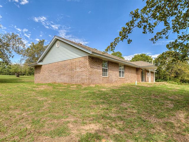 4601 Skyhawk Drive, Noble, OK 73068