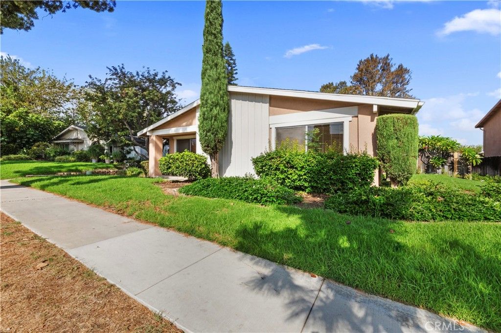 1194 Border A, Corona, CA 92882 — photo 4