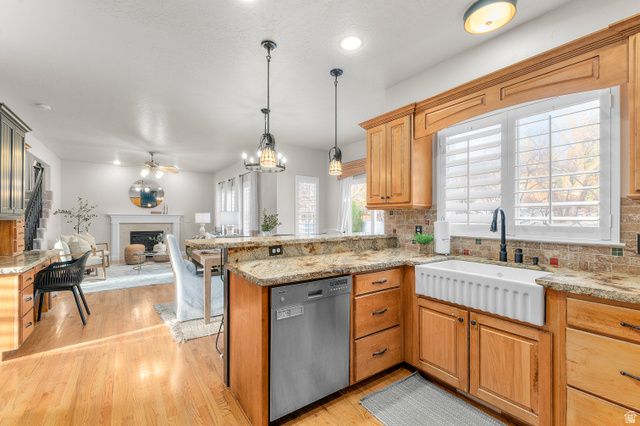 9525 S CARRIAGE CHASE LN, Sandy, UT 84092