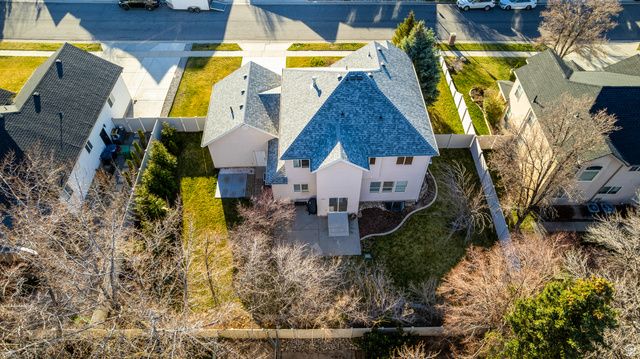 9525 S CARRIAGE CHASE LN, Sandy, UT 84092