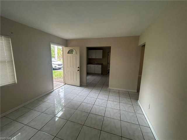 319 Montgomery AVE, Fort Myers, FL 33905