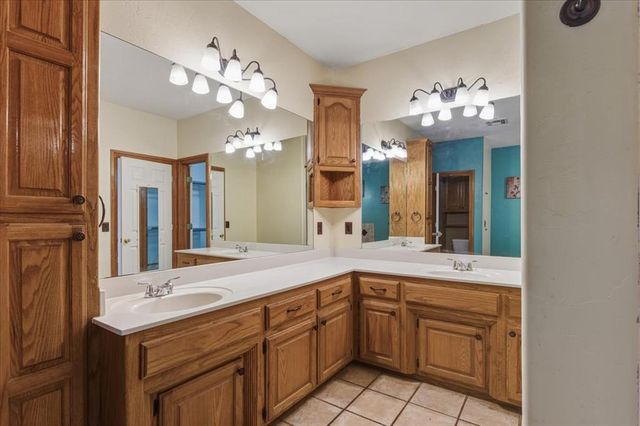 901 Autumn Way, Blanchard, OK 73010