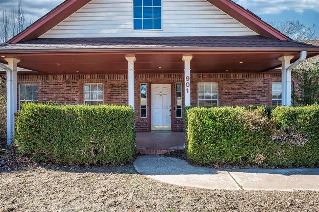 901 Autumn Way, Blanchard, OK 73010