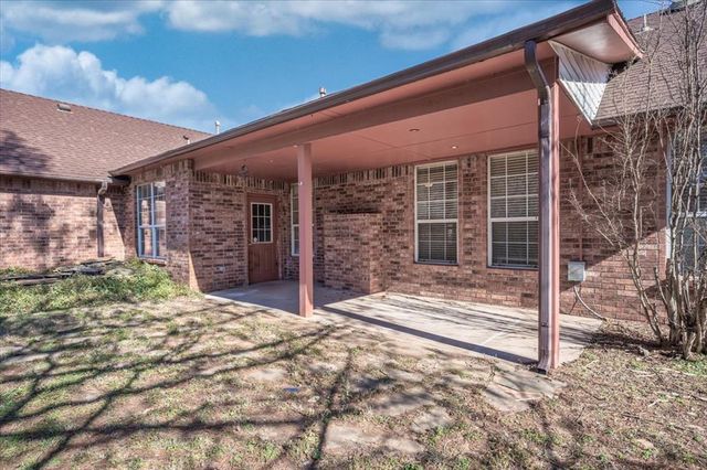 901 Autumn Way, Blanchard, OK 73010